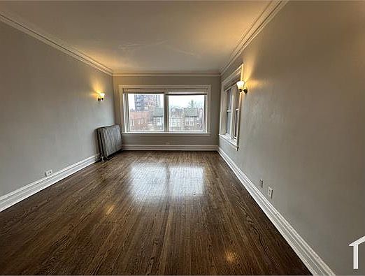 1st image of 6752 S Crandon Ave