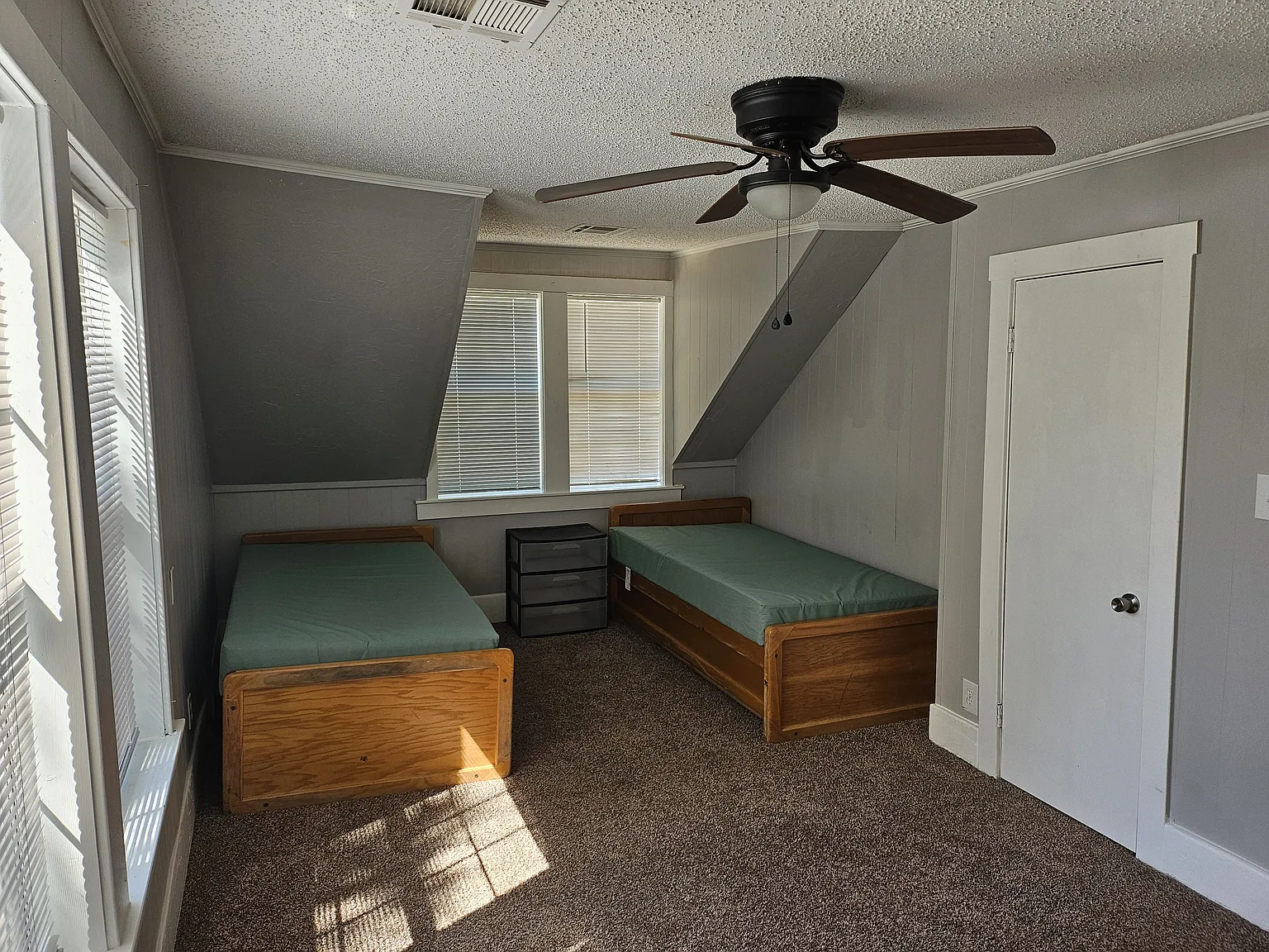 4 bed, 1320 sqft, $500 — Photo 4