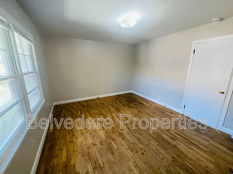 215 McIver St #D — Photo 7