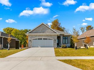 1332 High Country Rd, Coralville, IA 52241