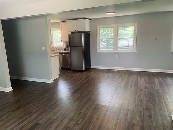 3rd image of 240 Pfitzer Dr