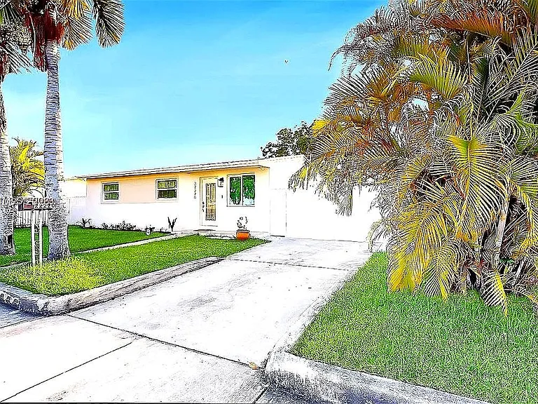 22220 SW 112th Ave — Photo 2