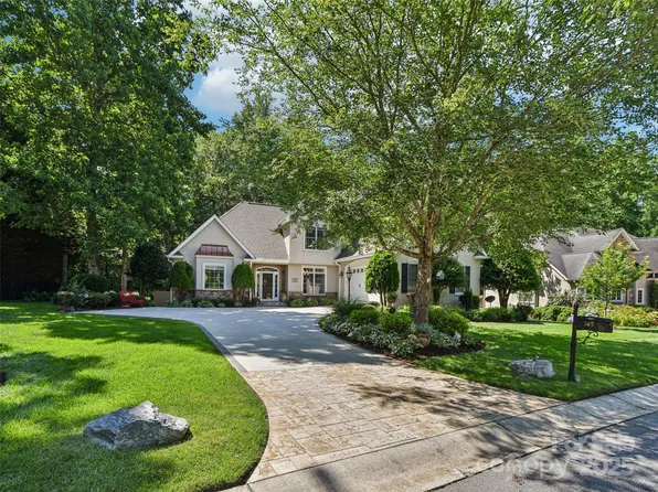 145 Fernbrook Way, Hendersonville, NC 28791