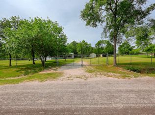 18 McCrory Dr, Huntsville, TX 77320