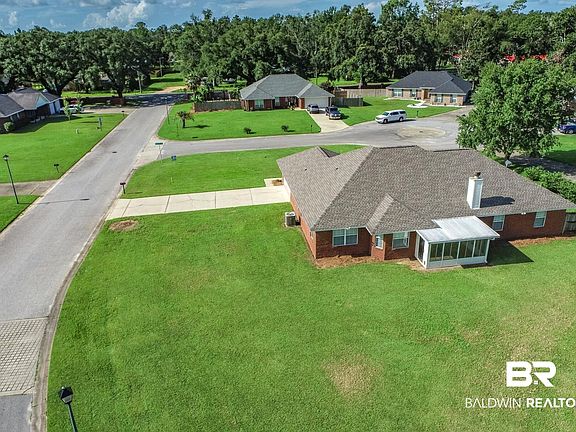 5th image of 109 Monteith Cir