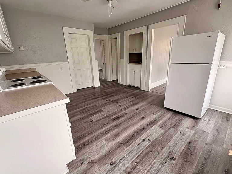 19 Saint Elizabeth St #4 — Photo 2