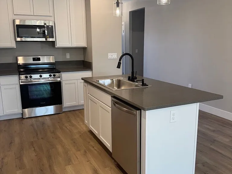 19735 & 19737 Indian Creek Dr — Photo 16