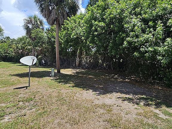 4th image of 8851 Barcin Cir