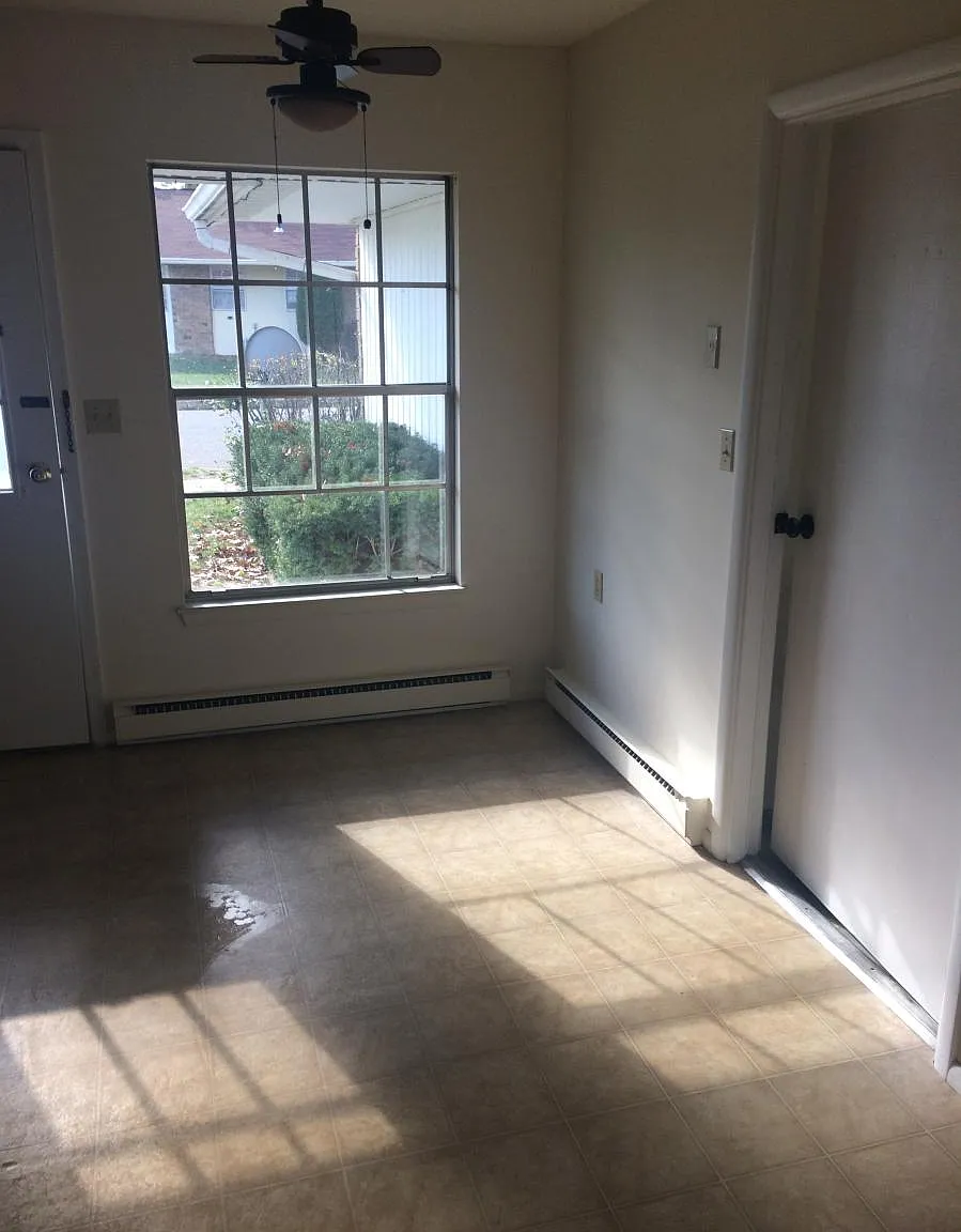 2 bed, 1238 sqft, $1,900 — Photo 3