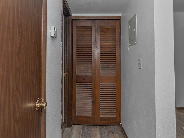 2415 Jebens Ave — Photo 21