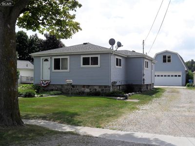 333 W Caroline St, Fenton, MI, 48430