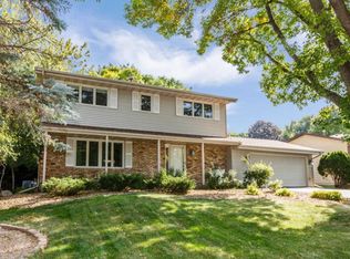 12817 Apple View Ln, Burnsville, MN 55337