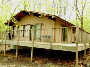 574 Whippoorwill Dr, Bushkill, PA 18324