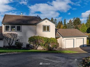 130 Cormorant Dr, Steilacoom, WA 98388