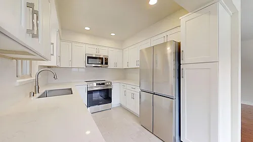 621 Manhattan Beach Blvd. Photo 1