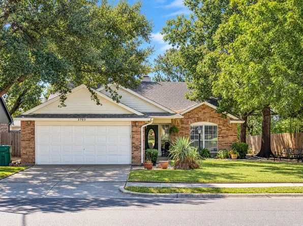 2705 Thunderbird Dr, Denton, TX 76207