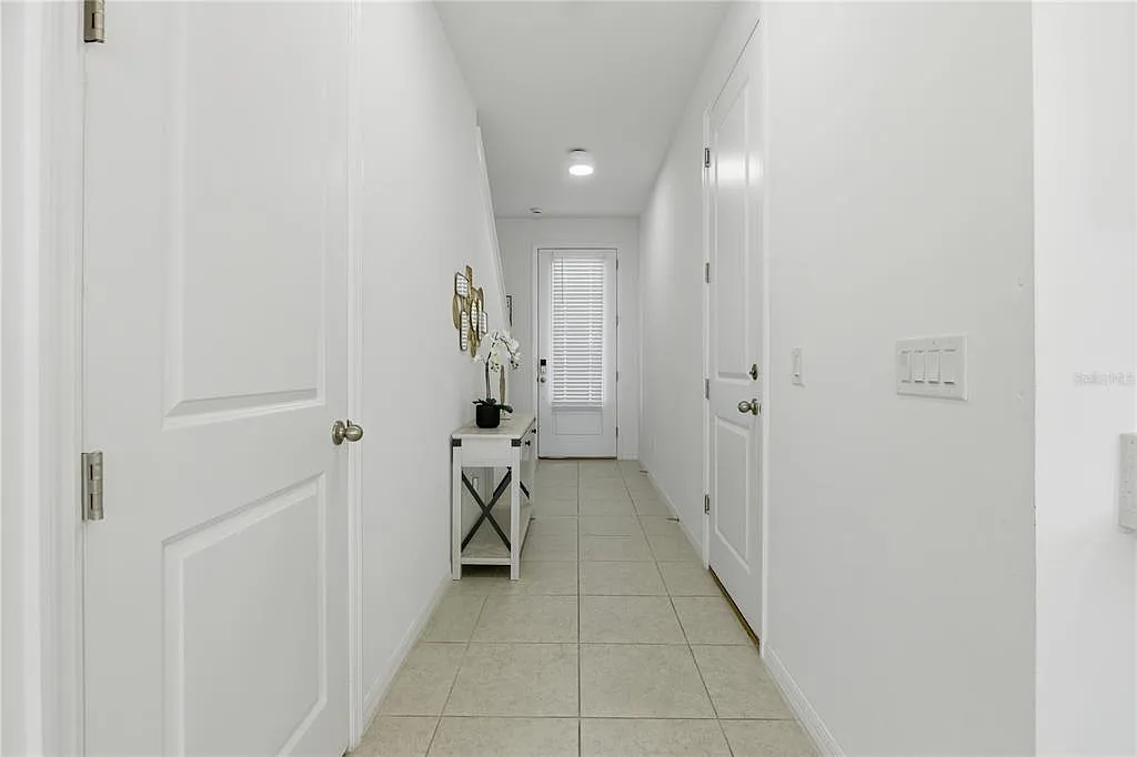 3 bed, 2.0 bath, 1622 sqft, $2,900 — Photo 4
