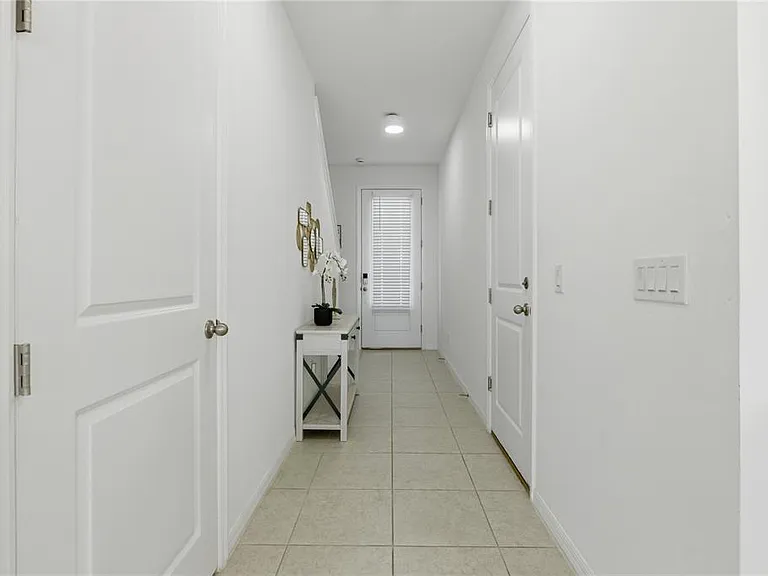 710 Longboat Dr — Photo 4