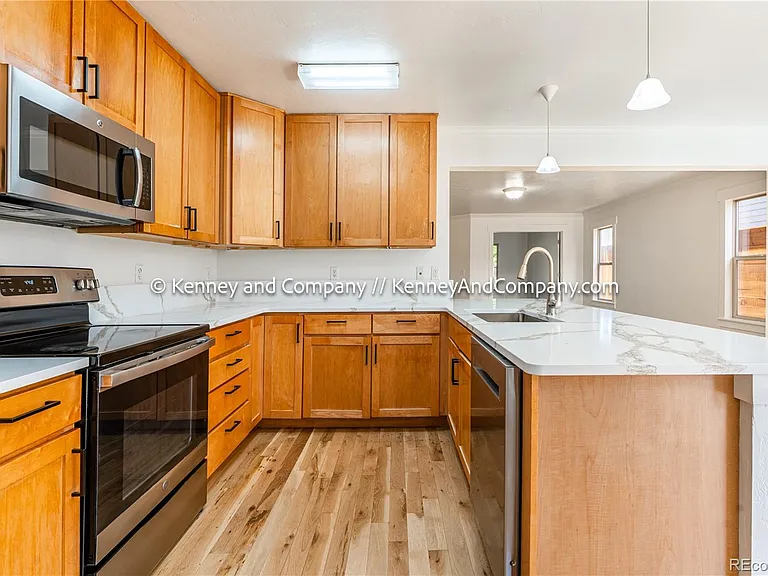 109 Cantril St — Photo 6