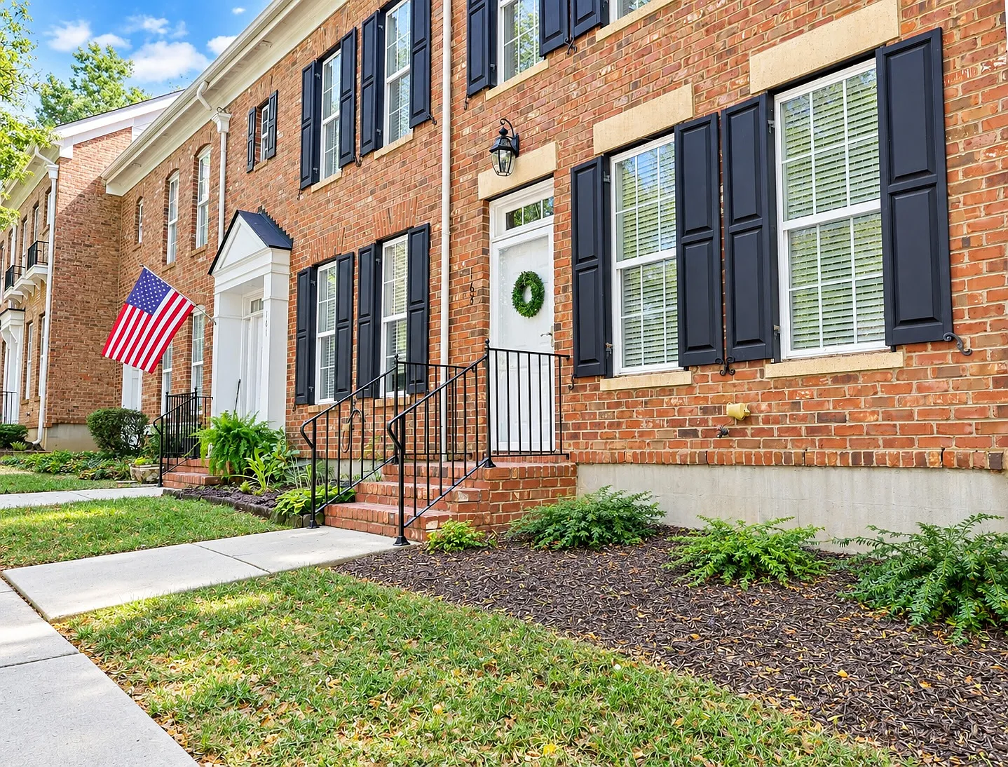 2 bed, 2.5 bath, 1062 sqft, $2,100 — Photo 2