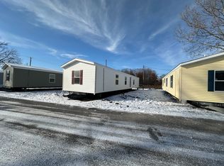 402 Mallard Dr SE, Demotte, IN 46760