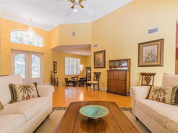 5th image of 9 Oak Hill Way