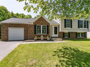 3241 Pineview Dr, Walworth, NY 14568