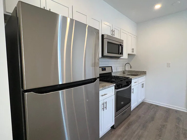1646 F St NE #2 — Photo 13