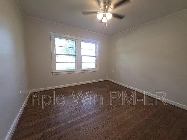 318 W Bell St — Photo 26