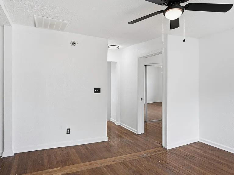 220 Brooklyn Ave — Photo 15