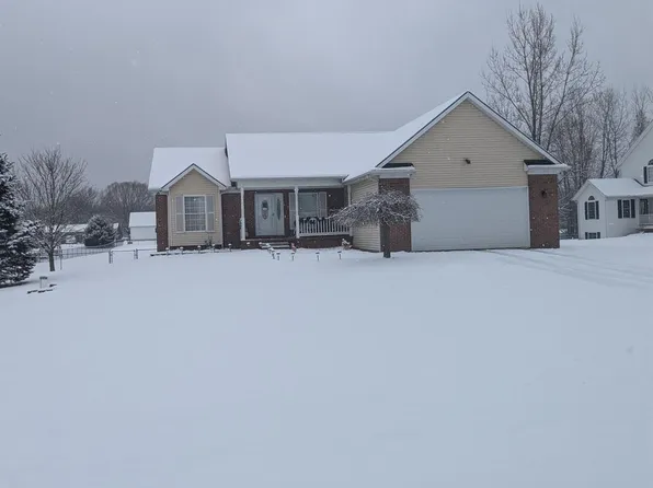 2151 Fawn Glen Cir, Lapeer, MI 48446