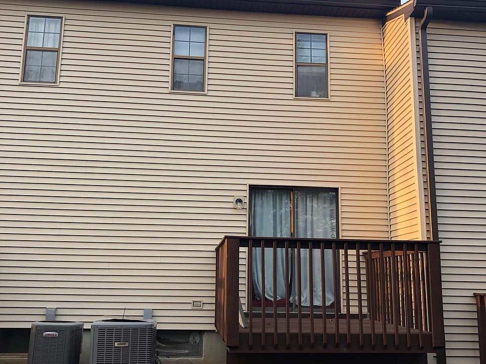 2nd image of 2513 Pond View Dr