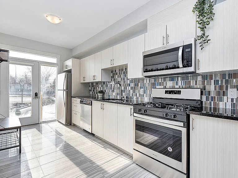 101 Amaya Point — Photo 7