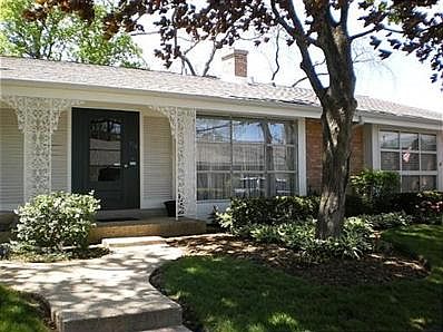 1st image of 714 Carriage Hill Dr