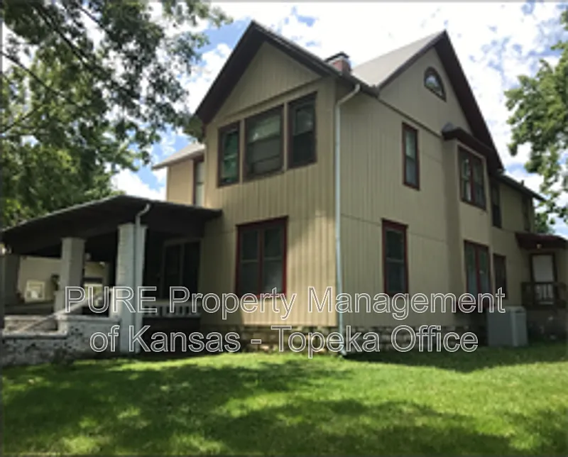 1601 SW Mulvane St #3