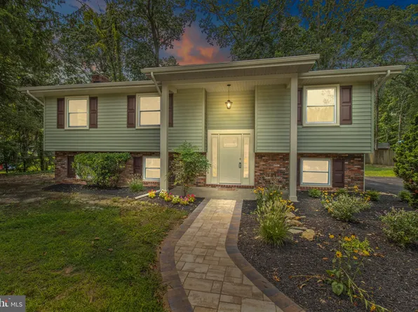 125 Wileys Ln, Pasadena, MD 21122