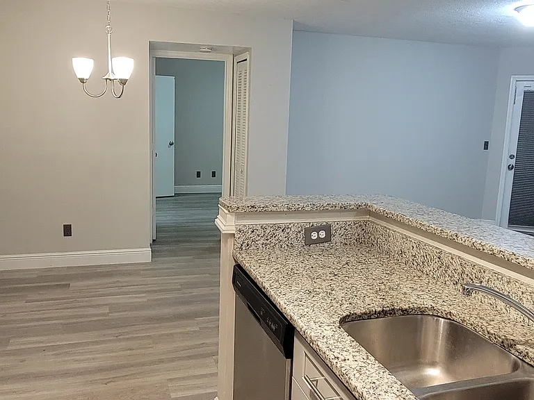 6148 Westgate Dr #103 — Photo 9
