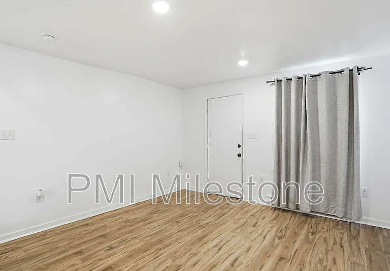 316 N High St — Photo 8