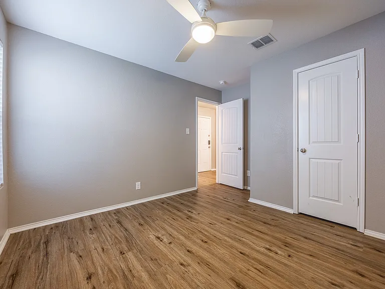5661 McClelland St — Photo 14