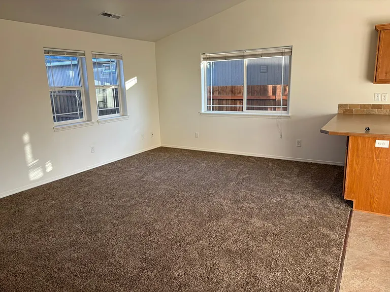790 NW Green Forest Cir — Photo 3