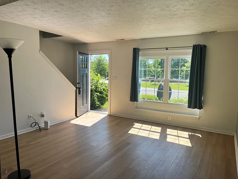 178 Dulwich Dr — Photo 4
