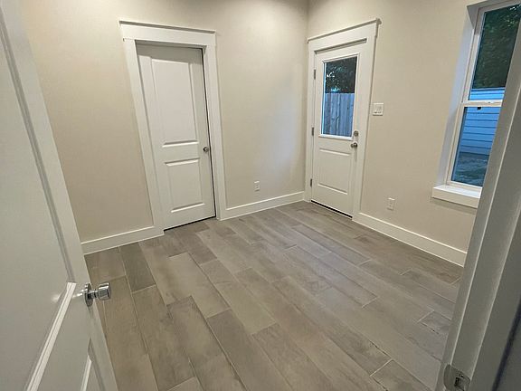 3rd image of 5331 Donovan Gardens Ln