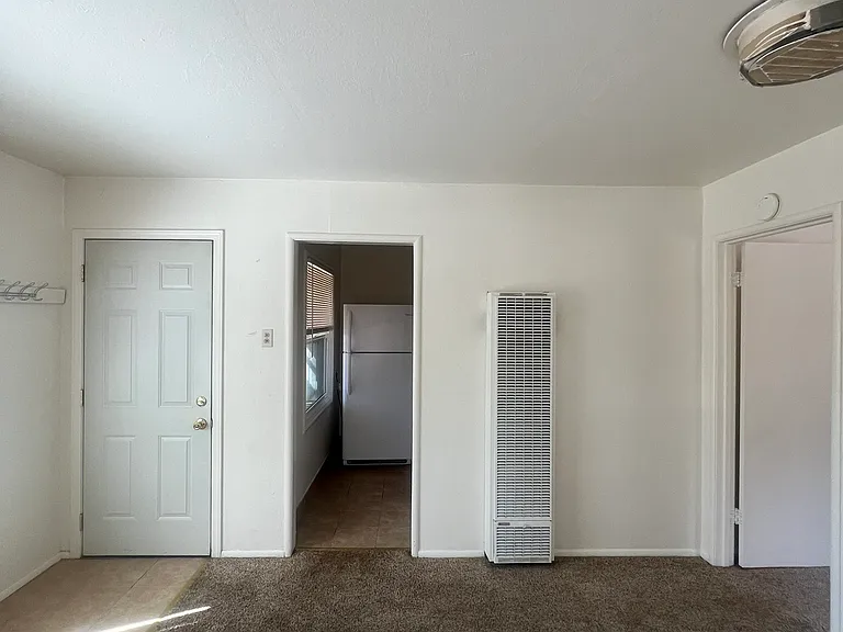 2737 Knox Ave #4 — Photo 8