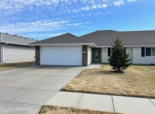 910 Janet Ln, Norfolk, NE 68701