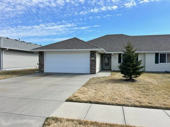 910 Janet Ln, Norfolk, NE 68701