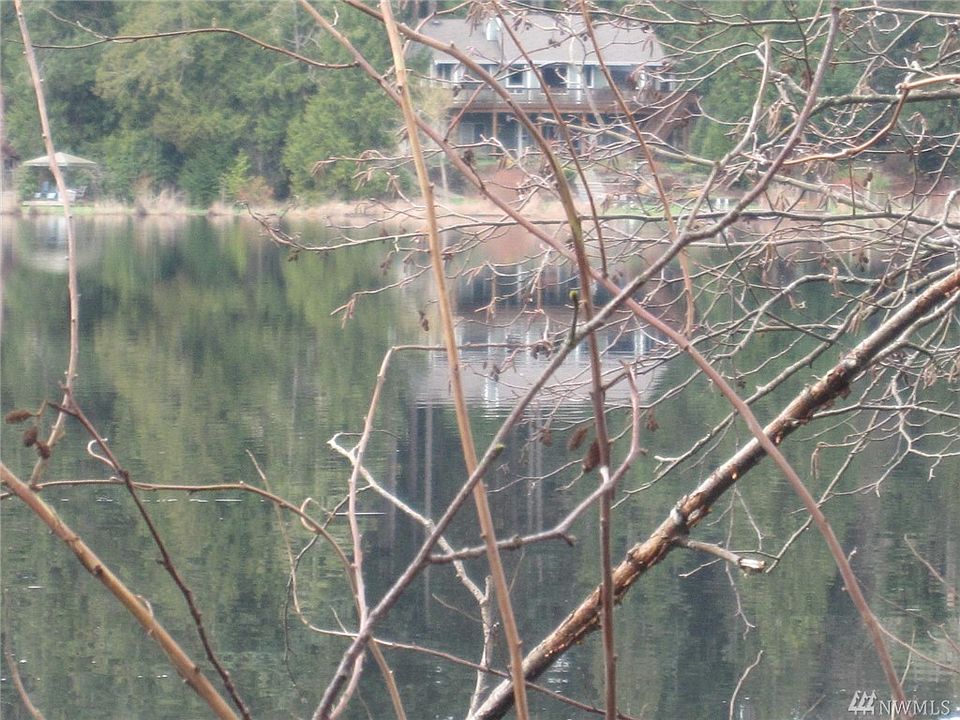 2nd image of 17721 E Lake Desire Dr SE