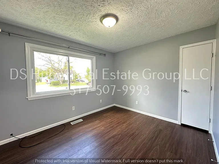 328 N Church St — Photo 8