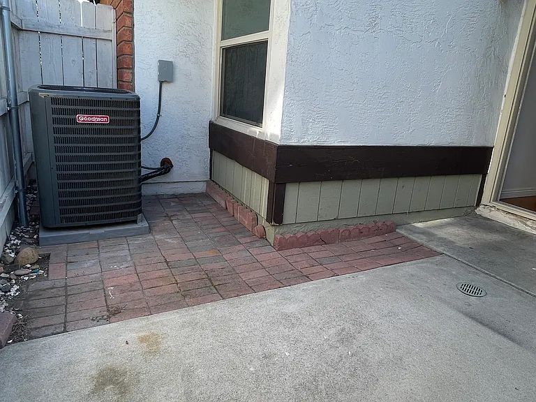 809 Beyer Way — Photo 17