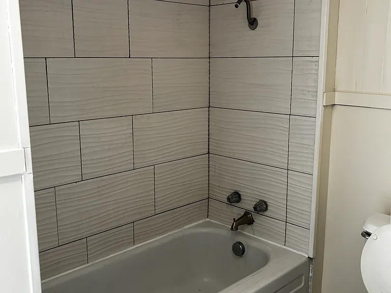 510 S Weed Blvd #B — Photo 5