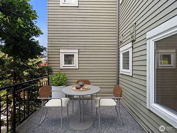 5th image of 3901 Fremont Avenue N #202